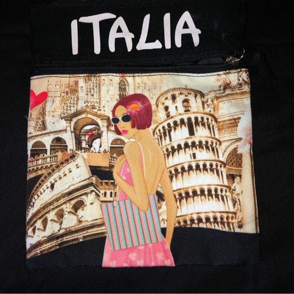 Cute Italia purse. Robin & Ruth.